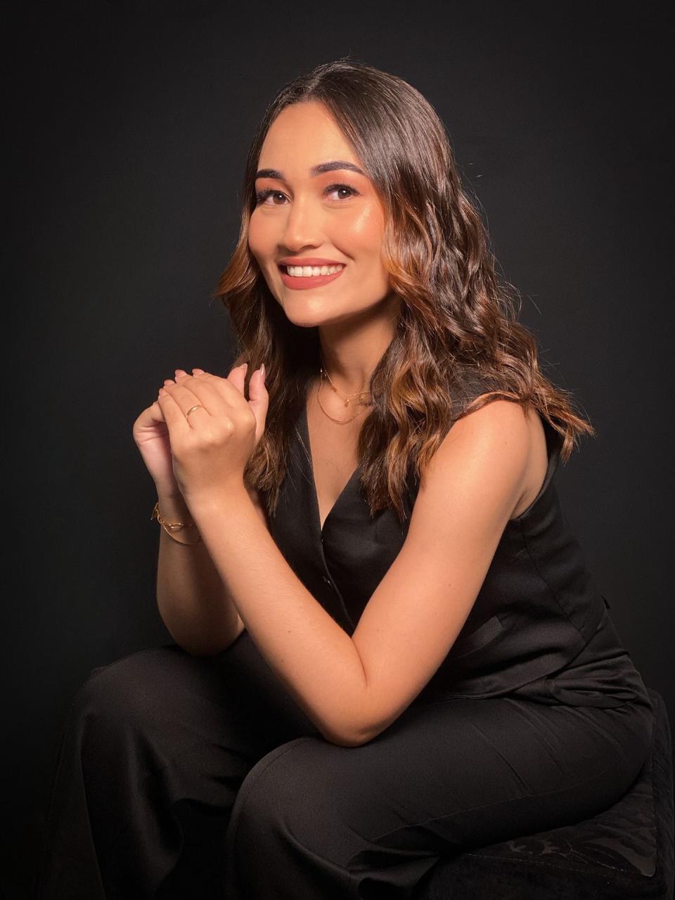 Anna Costa - Especialista em extensão de cílios